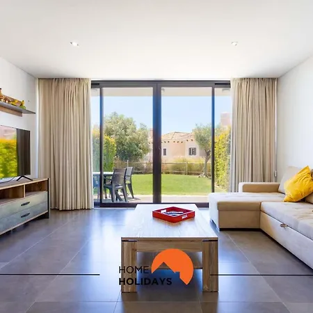 #142 Spacious With Garden, Pool And Private Park 3*