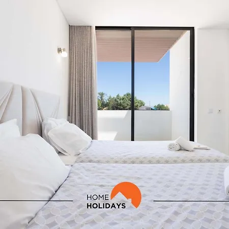 #142 Spacious With Garden, Pool And Private Park 3*