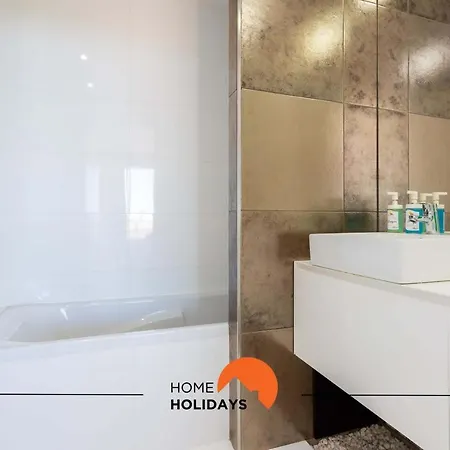 #142 Spacious With Garden, Pool And Private Park 3*