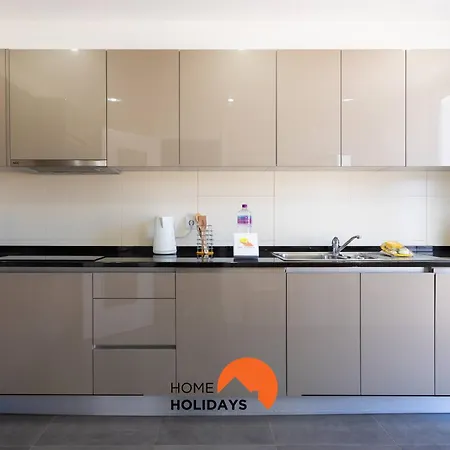 Vakantiehuis #142 Spacious With Garden, Pool And Private Park *