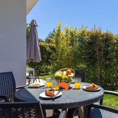 Holiday home #142 Spacious With Garden, Pool And Private Park Albufeira